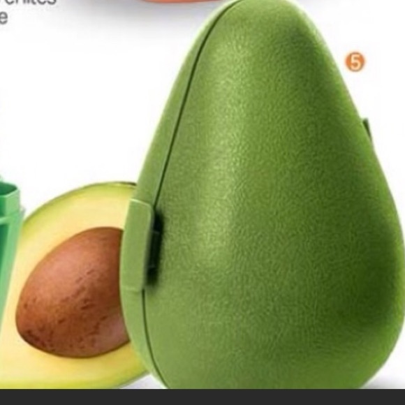 Tupperware Other - TUPPERWARE AVOCADO 🥑 KEEPER